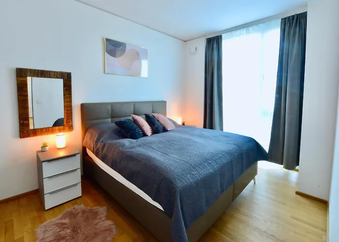 Apartment Skyscraper-feeling With Parking Nearby *