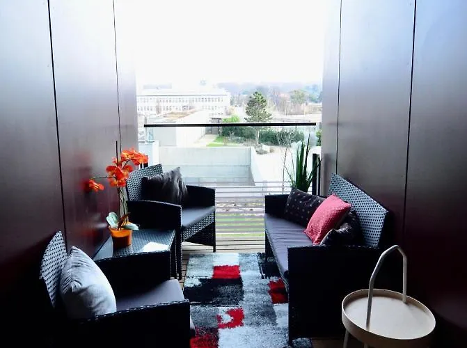 Skyscraper-feeling With Parking Nearby Apartment *