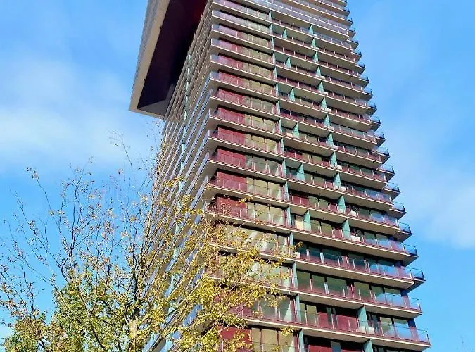 Skyscraper-feeling With Parking Nearby * Vienna
