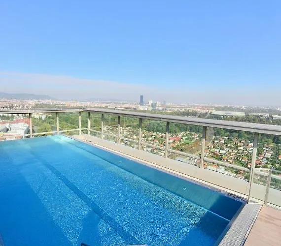 Skyscraper-feeling With Parking Nearby Apartment *